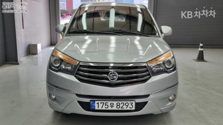 KG Mobility (Ssangyong) Korando Turismo 2WD LT 4
