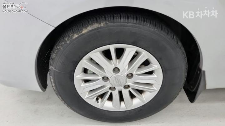 KG Mobility (Ssangyong) Korando Turismo 2WD LT 7