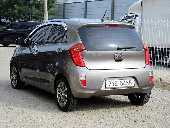 Kia Morning Deluxe Special 4