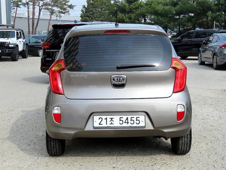 Kia Morning Deluxe Special 5