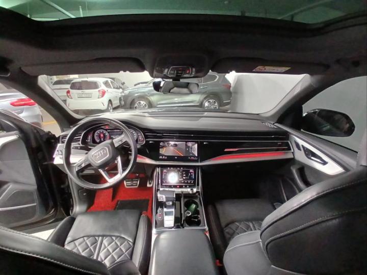 Audi Q8 3.0 55 TFSI Quattro Premium 7