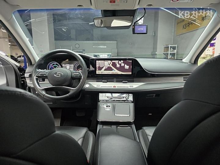 Hyundai Grandeur Hybrid 2.4 Premium Choice 6