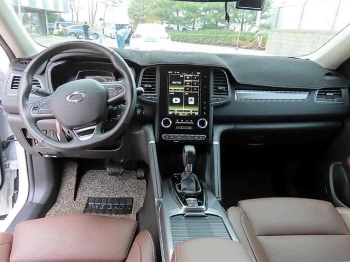 Renault QM6 2.0 GDe 2WD RE 8