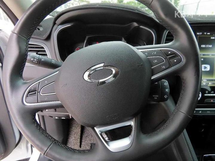 Renault QM6 2.0 GDe 2WD RE 9