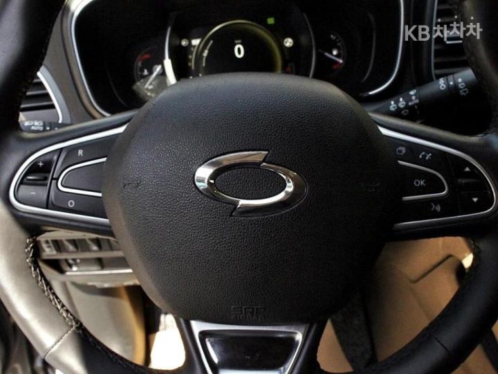 Renault QM6 2.0 4WD RE Base Type 9