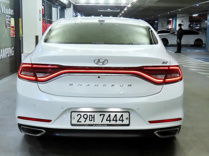 Hyundai Grandeur IG 3.0 Exclusive Special 6