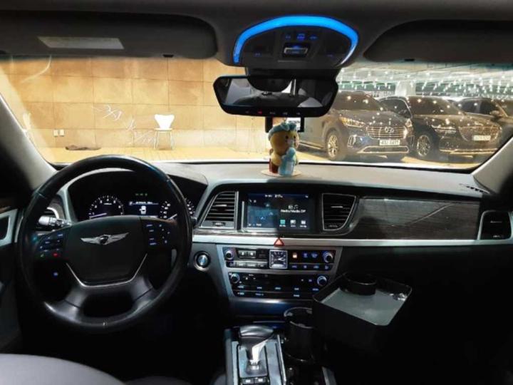 Genesis G80 3.3 GDI AWD Luxury 9