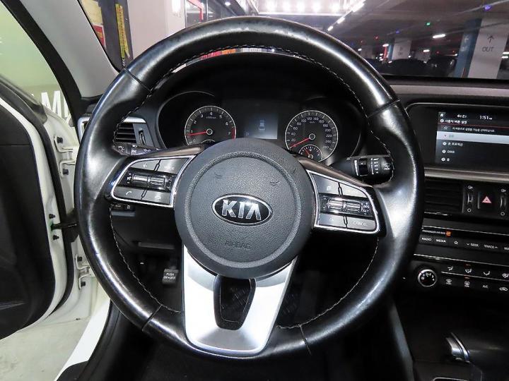 Kia K5 2.0 LPI Prestige 9