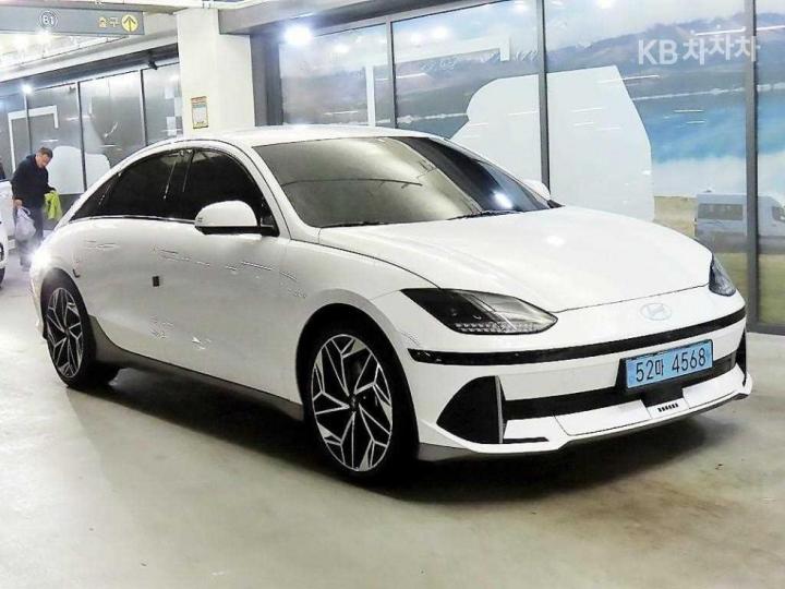 Hyundai IONIQ 6 CE Long Range AWD Prestige 3