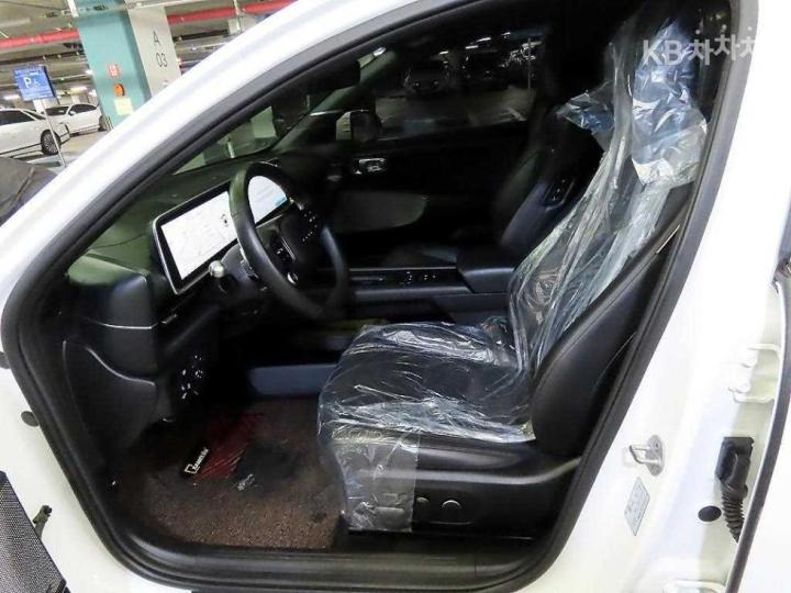 Hyundai IONIQ 6 CE Long Range AWD Prestige 7