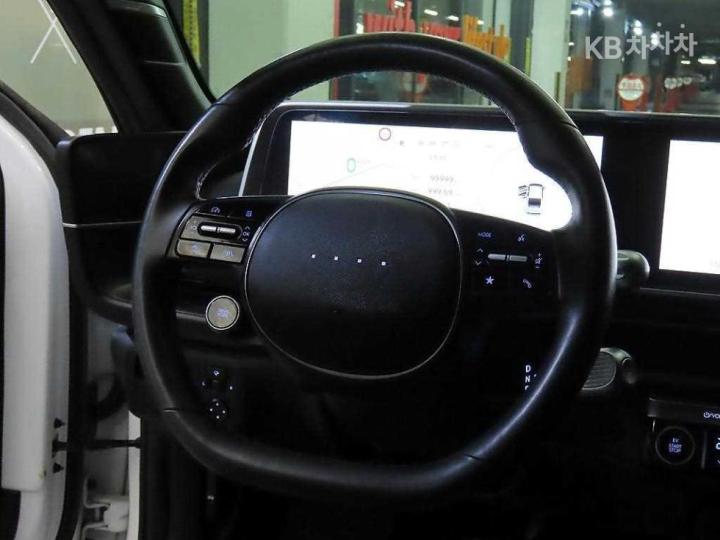 Hyundai IONIQ 6 CE Long Range AWD Prestige 9