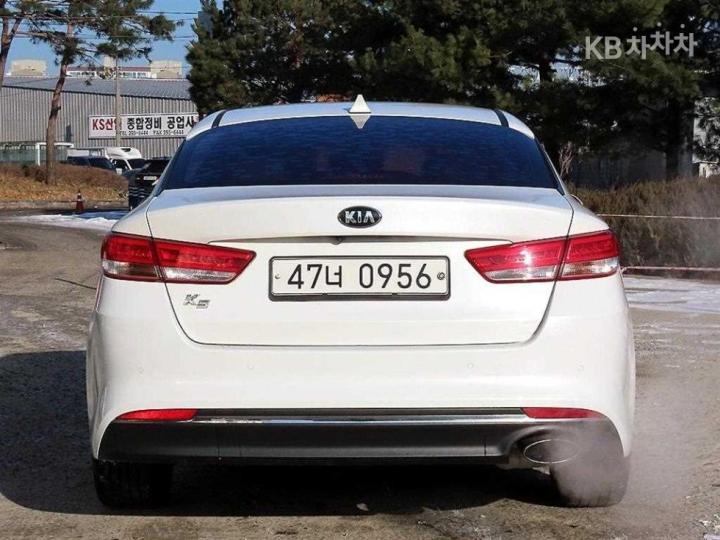 Kia K5 2.0 Gasoline MX Noblesse 5