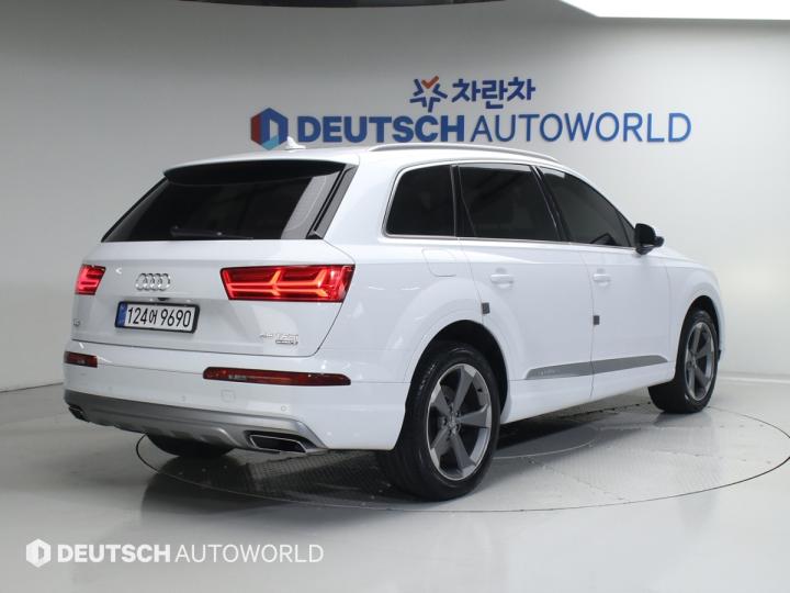 Audi Q7 New 2.0 45 TFSI Quattro 3