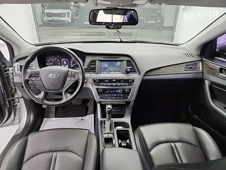 Hyundai Sonata LF 2.0 Smart Base Type 8