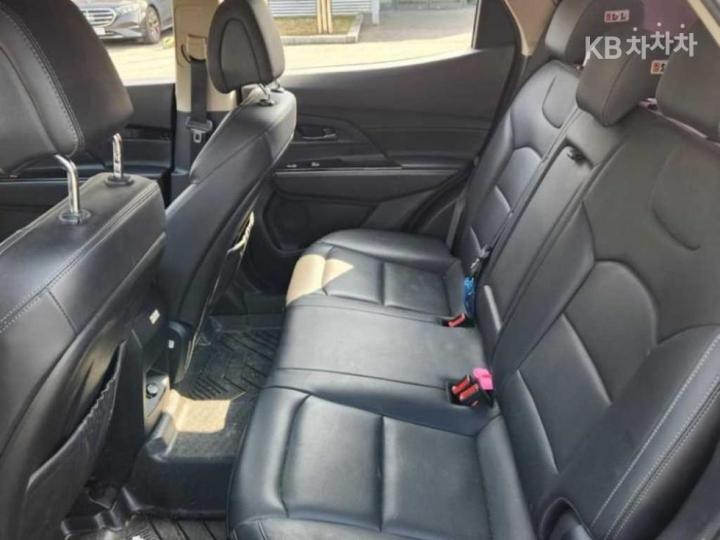 KG Mobility (Ssangyong) Korando Beautiful 1.6 Diesel 2WD Delight Plus 10