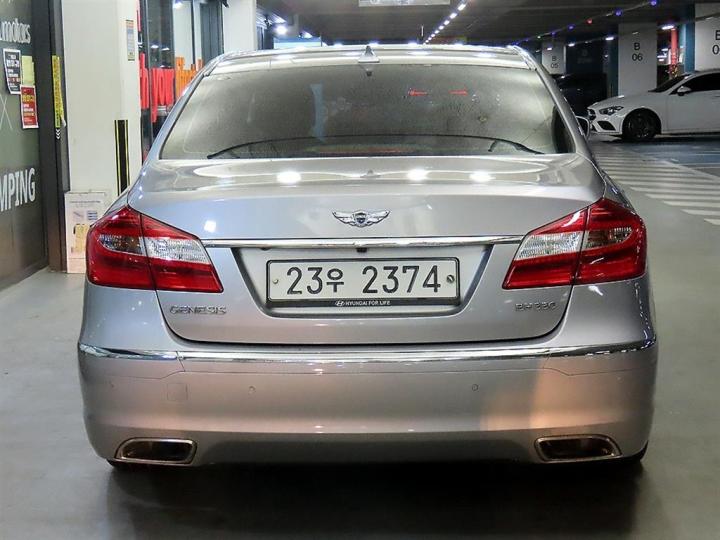 Hyundai Genesis BH330 MODERN Special 6