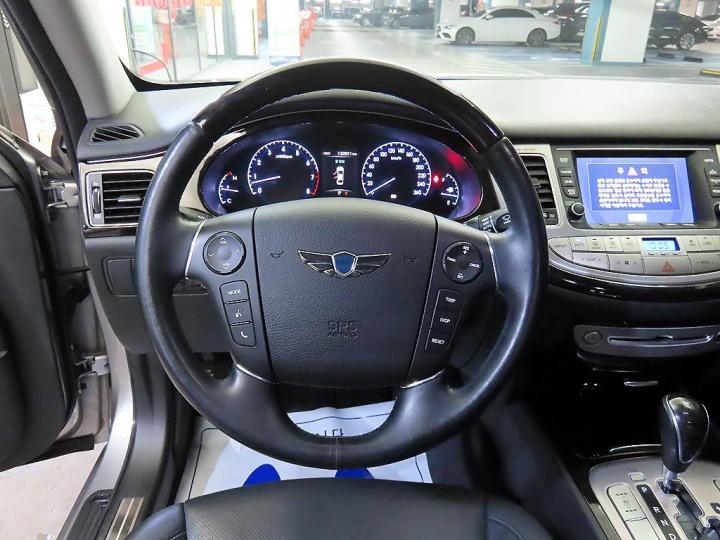 Hyundai Genesis BH330 MODERN Special 9