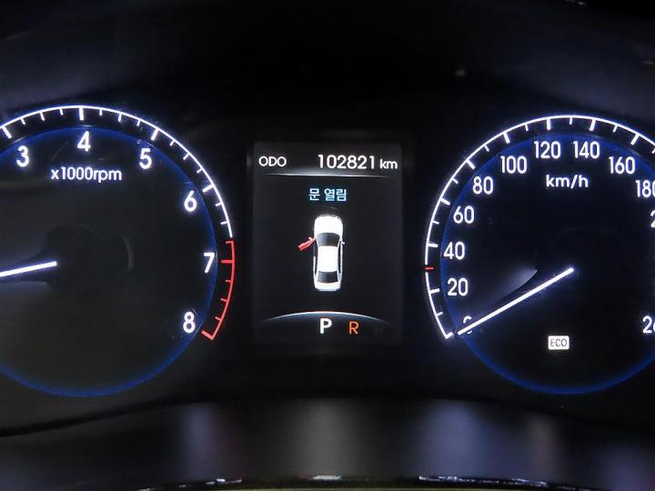 Hyundai Genesis BH330 MODERN Special 10