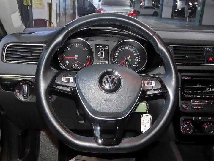 Volkswagen Jetta New 2.0 TDI BlueMotion 9