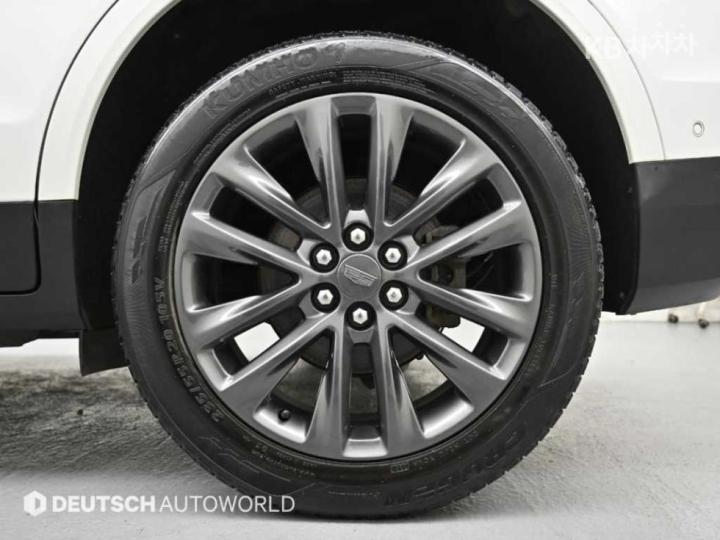 Cadillac XT5 3.6 Premium 6