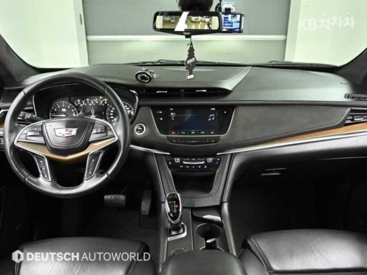 Cadillac XT5 3.6 Premium 8