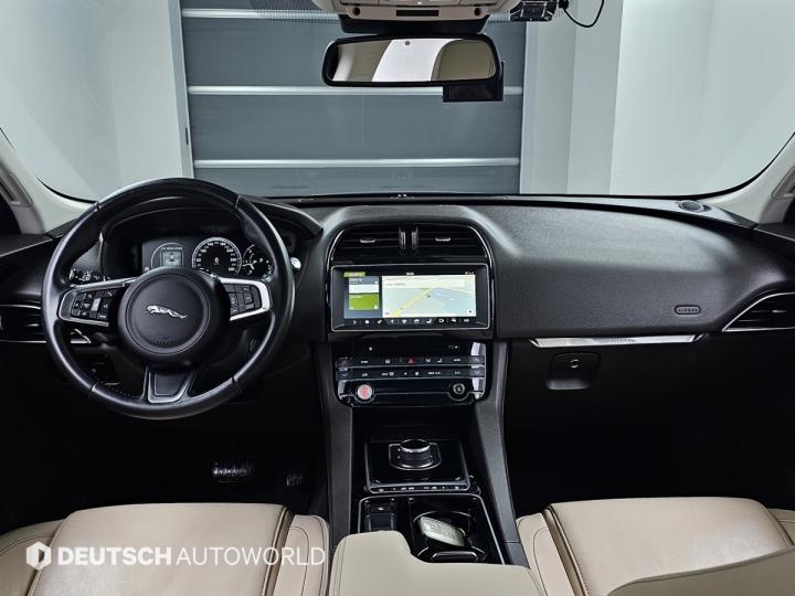 Jaguar F-PACE 20d PRESTIGE 8