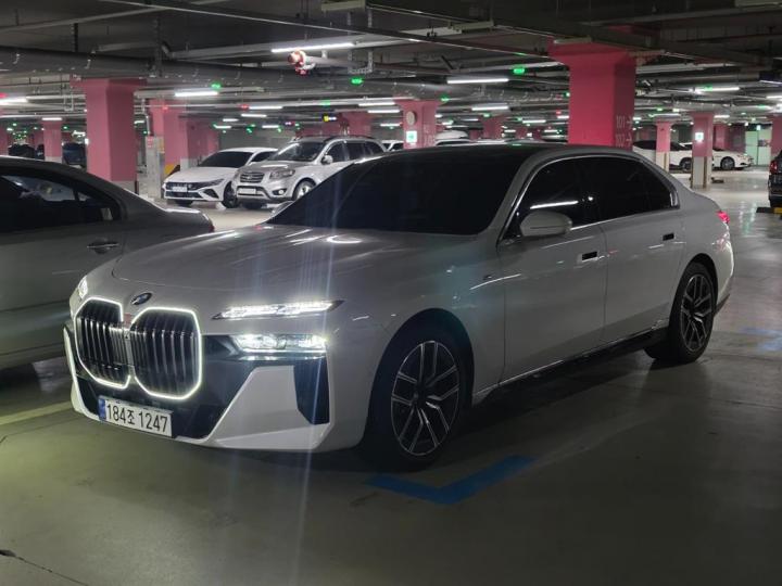 BMW 7 Series G70 740d xDrive M Sport Executive 3