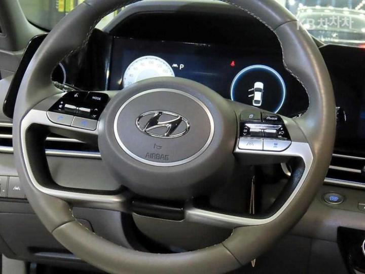 Hyundai Avante CN7 1.6 Gasoline Inspiration 9