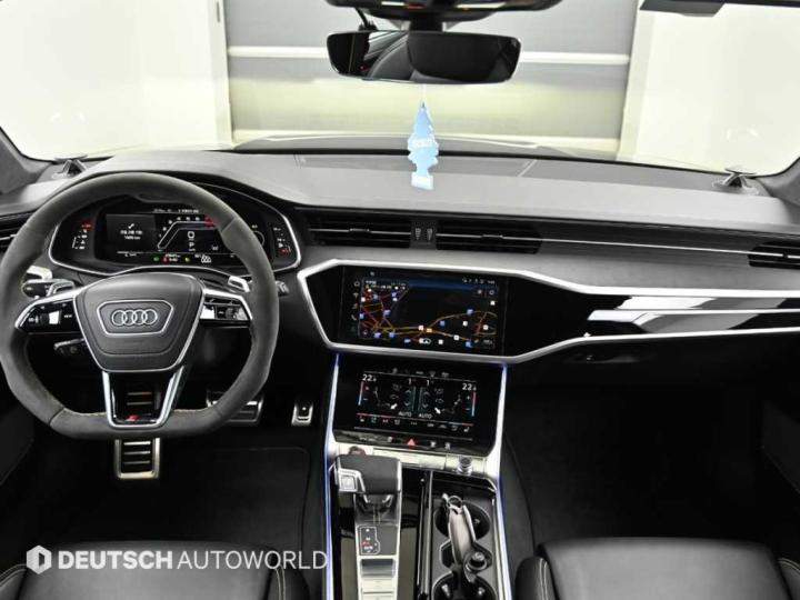 Audi RS6 C8 4.0 TFSI Avant Performance 8