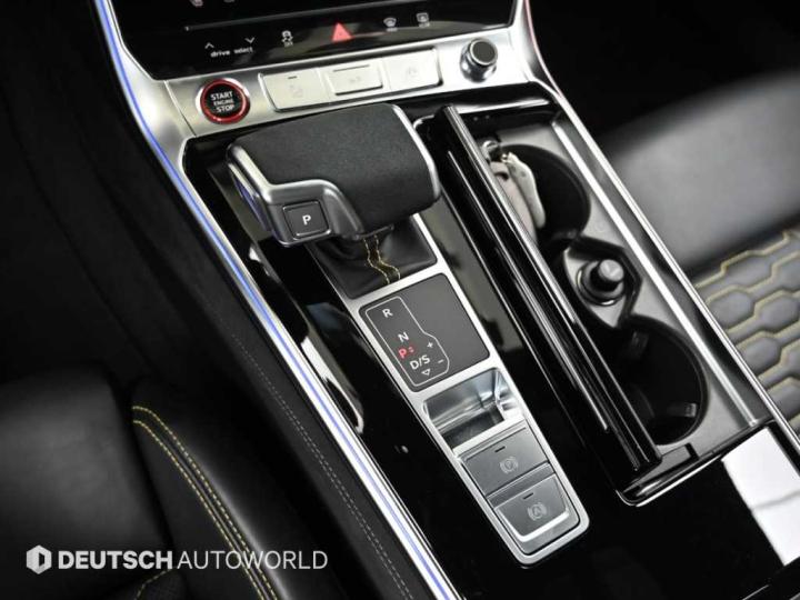 Audi RS6 C8 4.0 TFSI Avant Performance 10