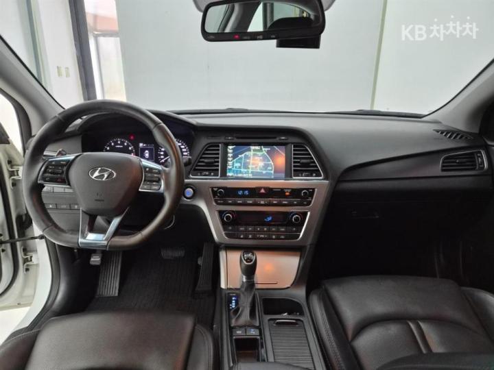 Hyundai Sonata LF 1.6 Turbo Smart 9