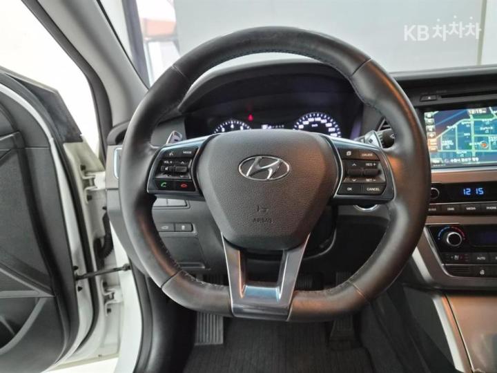 Hyundai Sonata LF 1.6 Turbo Smart 10