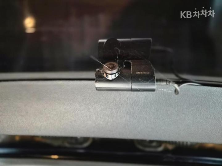 Kia Niro 1.6 Prestige 7