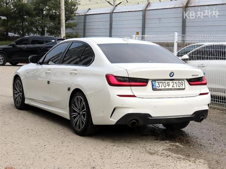 BMW 3 Series G20 320i M Sport 4