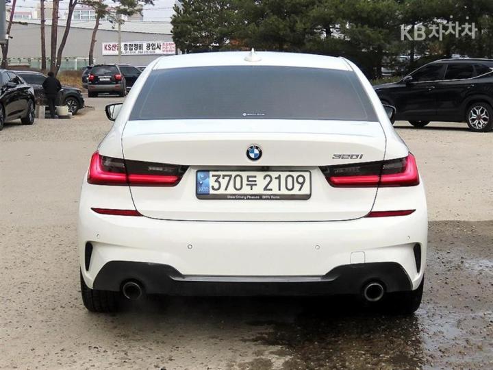 BMW 3 Series G20 320i M Sport 5