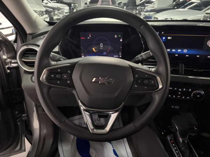 Chevrolet Trax Crossover 1.2 Gasoline 2WD ACTIV 9