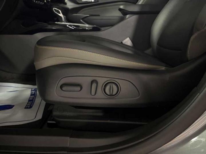 Chevrolet Trax Crossover 1.2 Gasoline 2WD ACTIV 10