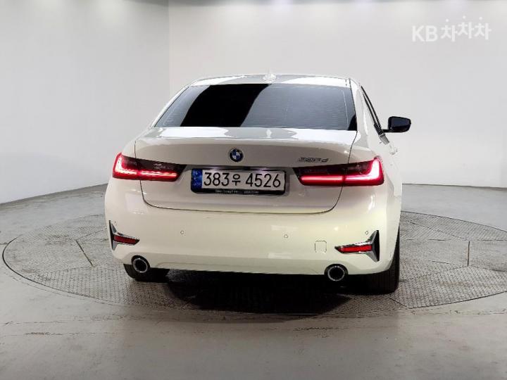 BMW 3 Series G20 320d Luxury Line 4