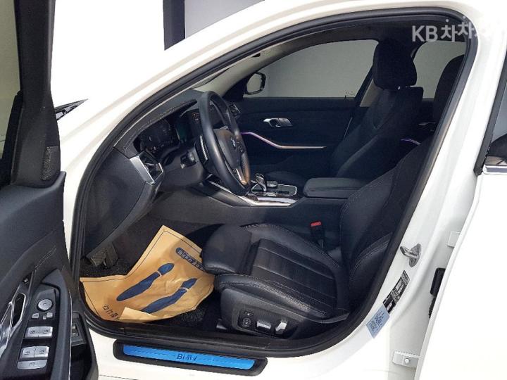 BMW 3 Series G20 320d Luxury Line 9