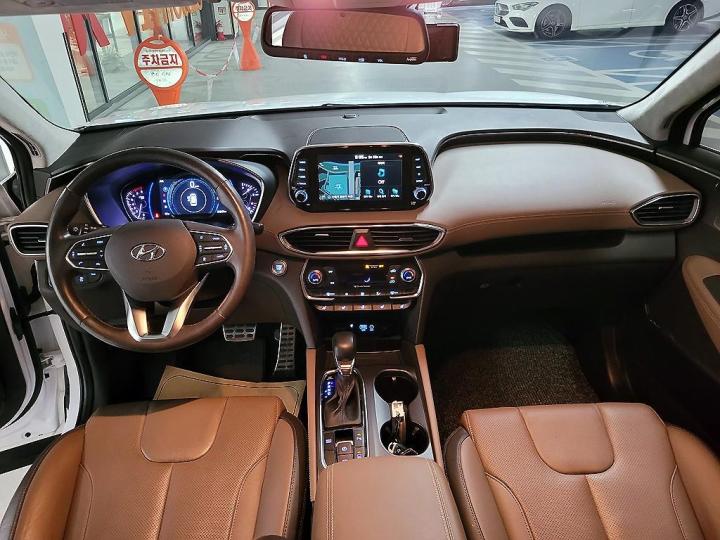 Hyundai Santa Fe TM Gasoline 2.0T 2WD Prestige 7