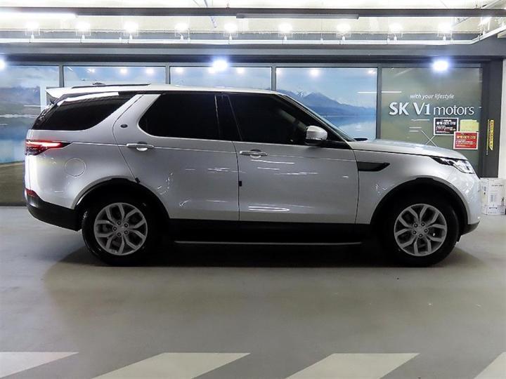Land Rover Discovery 5 2.0 SD4 SE 4