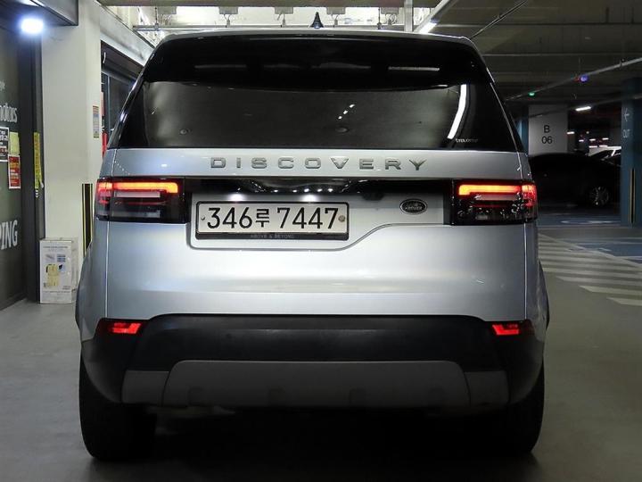 Land Rover Discovery 5 2.0 SD4 SE 6