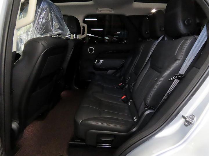 Land Rover Discovery 5 2.0 SD4 SE 8