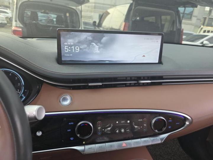 Genesis GV70 Gasoline 2.5T 2WD 8