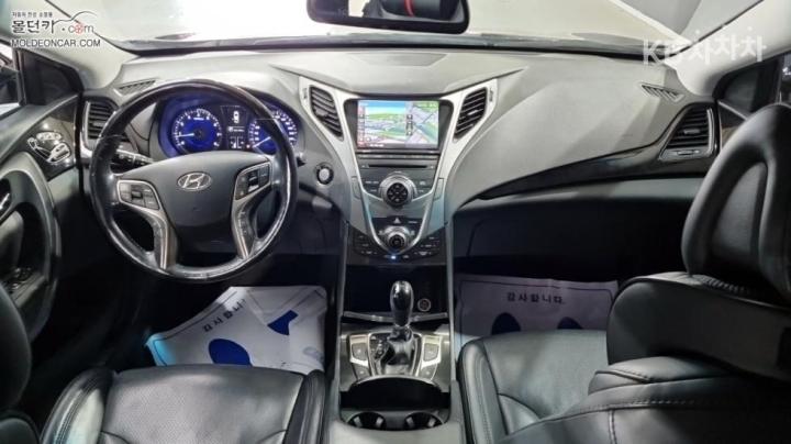 Hyundai Grandeur HG HG300 Premium 8