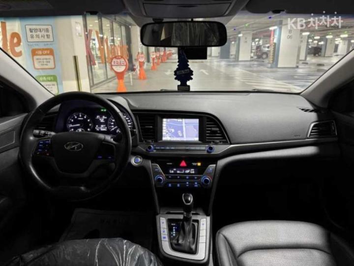 Hyundai Avante AD 1.6 GDi Smart Special 9