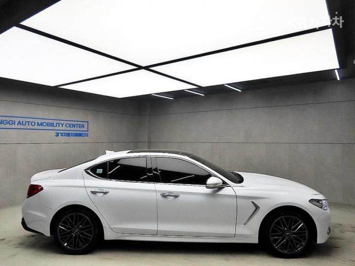 Genesis G70 2.0T AWD Supreme 3