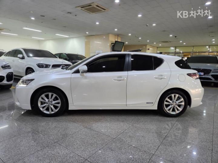 Lexus CT200h New CT 200h Supreme 4