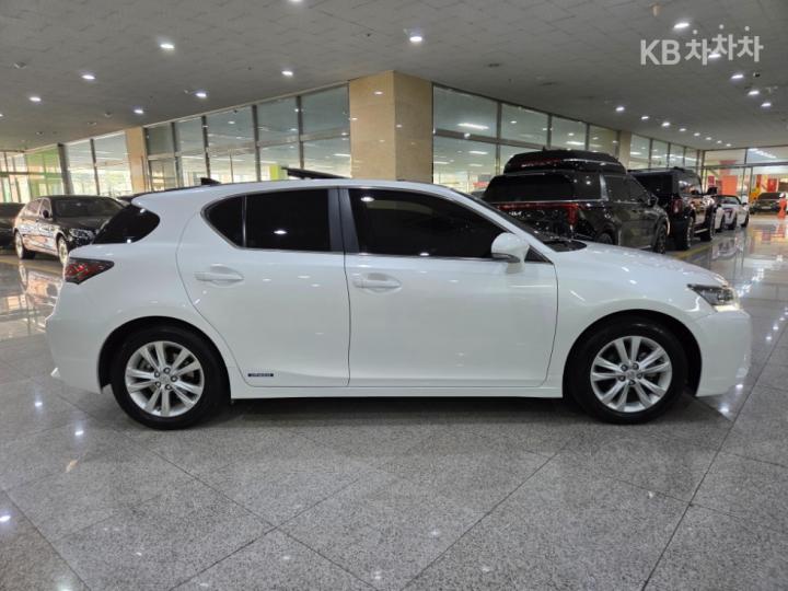Lexus CT200h New CT 200h Supreme 6