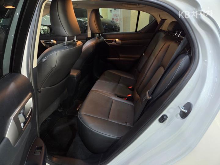 Lexus CT200h New CT 200h Supreme 8